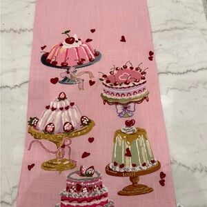 Valentine table runner cake